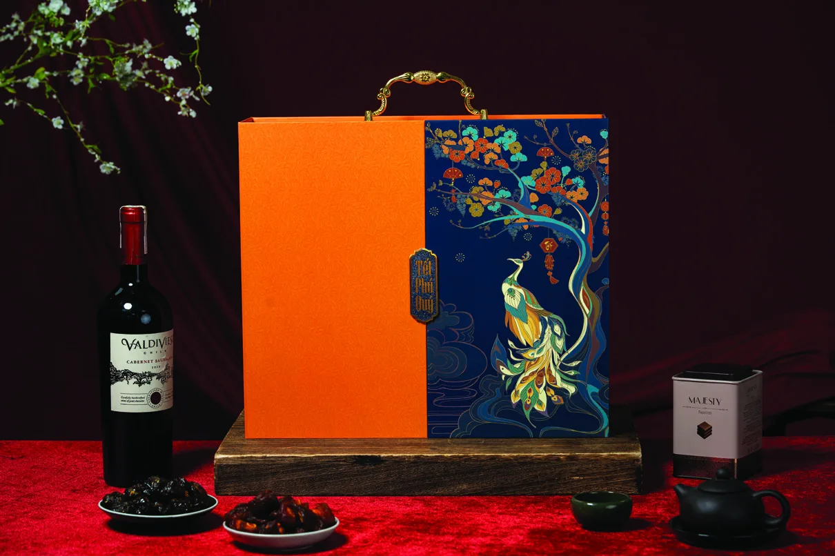 Hộp quà Tết Khổng tước nghinh xuân
